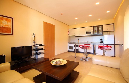 Estombar Apartment | Harmatao - Four Winds Apartments