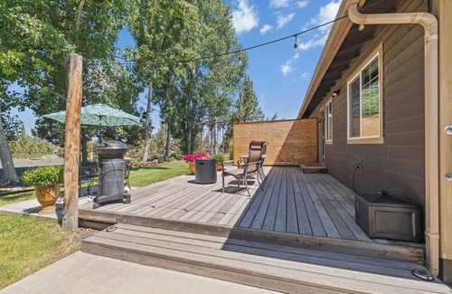 Alfalfa House | Harmony Hills, Couple's Retreat in Bend! Pets OK!