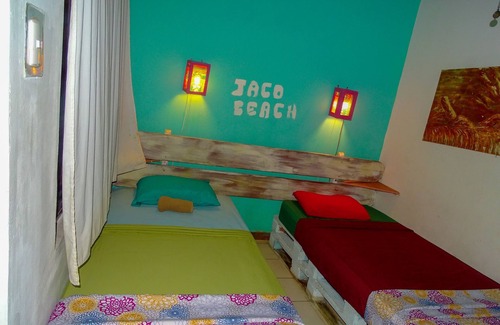 Jaco Cabin | Harmony Lodge just two blocks fro m the beach