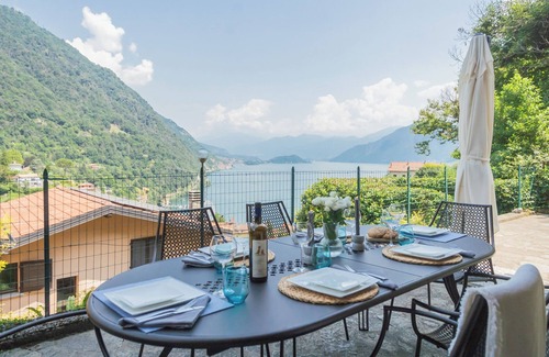 Argegno Apartment | Harmony on the Lake - Two Bedroom Apartment, Sleeps 4
