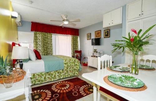 Tower Isle Apartment | Harmony Studio - Chrisanns Beach Resort Apt 18