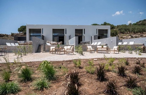 Patsianos House | Haroupia Junior Luxury Suite with Private Pool