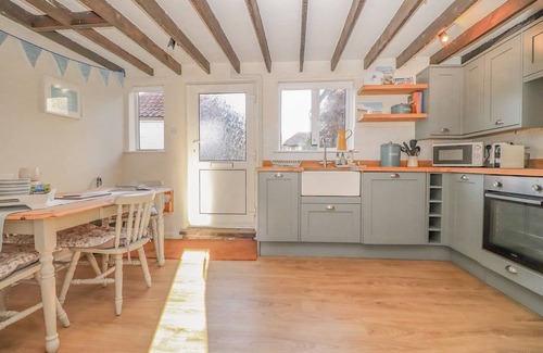 Syderstone Cottage | Harpers Cottage - sleeps 4 guests in 2 bedrooms