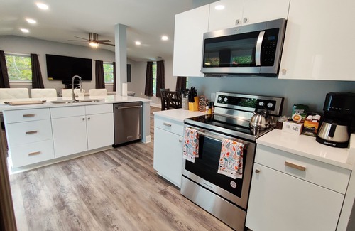 Kabletown House | Harpers Ferry Mountain Creekside Getaway - 3 Bedrooms 6 Beds