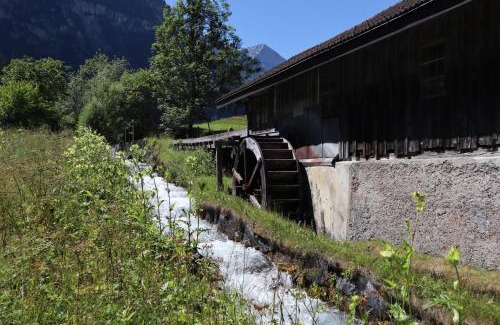 Kandersteg Apartment | Harri's BnB in Kandersteg, Ferienwohnung
