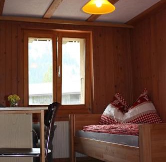 Kandersteg Apartment | Harri's BnB in Kandersteg, Ferienwohnung