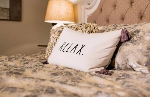 Elizabethtown House | Harriet Tubman Hideaway at Moonstone Manor