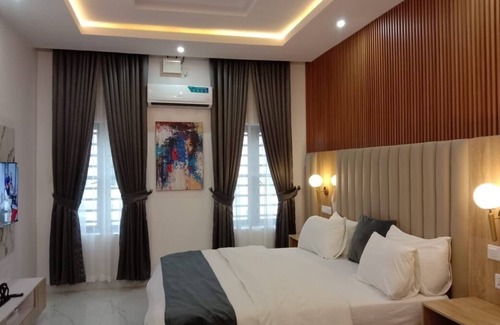 Ofin Apartment | Harris Apt - Absolute finest