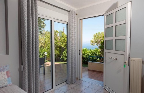 Paralias Apartment | Harris elegant house superb sea view near airport