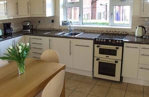 Ludwel Cottage | HARRIS HOUSE, family friendly, with a garden in Ludlow
