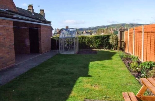 Ludwel Cottage | HARRIS HOUSE, family friendly, with a garden in Ludlow