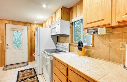 Harrison Cabin | Harrison Cabin w/Fire Pit & Elbow Lake Access!