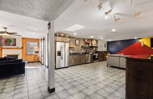 Biggs Field House | Harry Potter Wizarding Home: 5 Beds & Heated Salt Pool