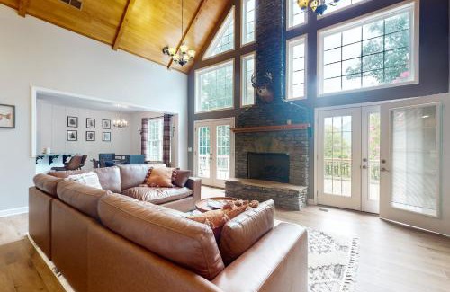Sylva House | Harvest Cove Cabin
