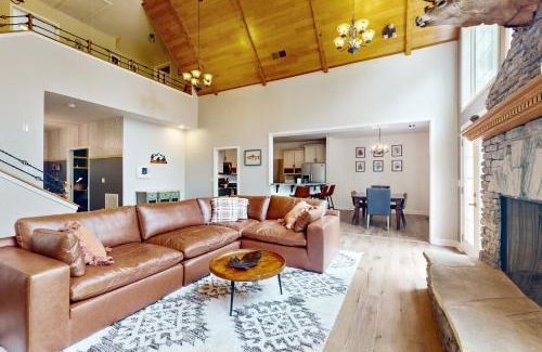 Sylva House | Harvest Cove Cabin
