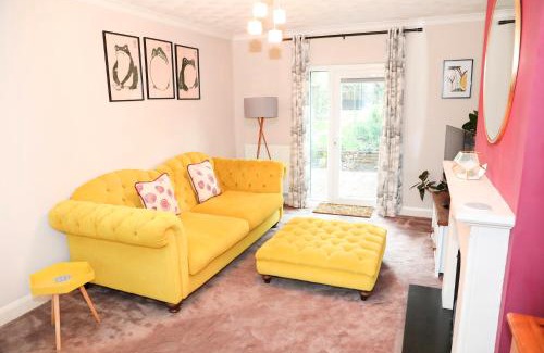 Hassocks House | Hassocks Hideaway with Parking Garden