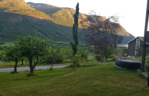 Isfjorden Condo | Hatlen View - Fantastic views!