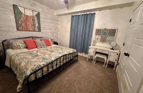 Columbia House | Hatteras Hideaway - Perfect for wanting to enjoy all that Columbia has to offer.
