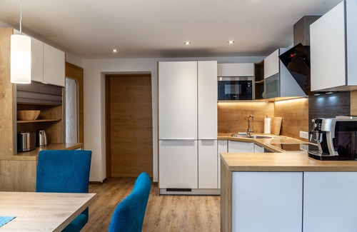 Madseit Apartment | "Haus Alpenheim Apartment 2" with Mountain View, Balcony & Wi-Fi