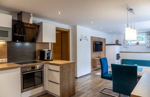 Madseit Apartment | "Haus Alpenheim Apartment 2" with Mountain View, Balcony & Wi-Fi