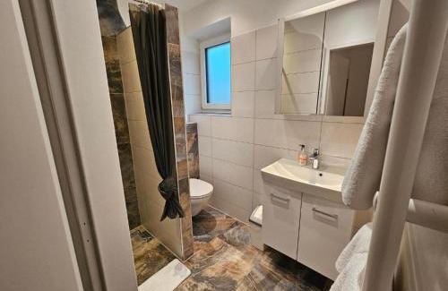 Radenthein Apartment | Haus Alpenseeblick Lober