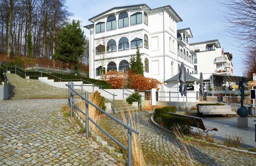 Sellin Apartment | Haus am Meer, winter garden app. 5, close to the beach - app. with 1 bedroom and 3rd/4th bed.