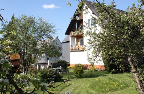 Liesenich Apartment | Haus Buchholz apartment 4 for families and groups of multiple apartments.