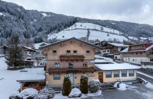 Schonbach House | Haus Eckhausl Top 1 Steinbock