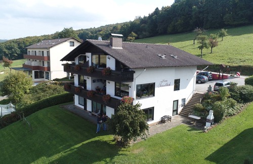 Bad Konig Apartment | Haus Fernblick * Bad König, quiet location, thermal bath, cure, Wi-Fi, LCD TV