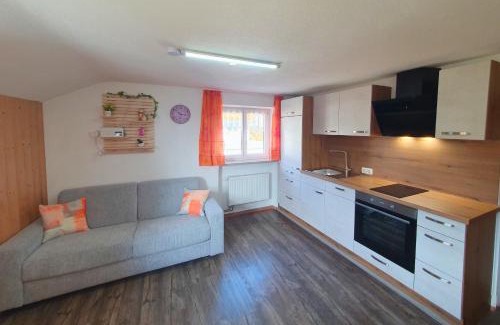 Nesselwang Apartment | Haus Hindelang - 2 FeWos mit Zugspitzblick, inkl Königscard, gratis Parken & WLAN, Self Check-In, 5 Minuten ins Zentrum