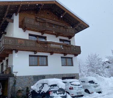 Zillertal Apartment | Haus Holaus Helga