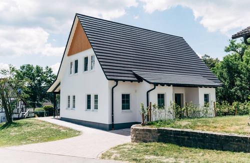 Niederberndorf House | Haus im Glück - Links