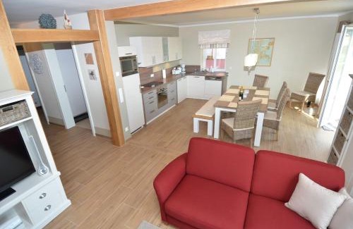 Middelhagen Apartment | Haus Mönchgut - Haushälfte 2 "Findling"
