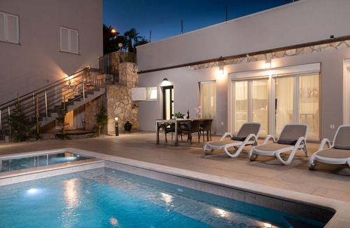 Rabac Ski Chalet | Haus Quadro mit fantastischem privatem Pool