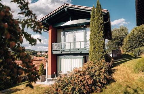 Blossersberg House | Haus Samoa with private terrace, views