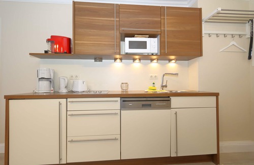 Westerland Apartment | Haus Sarah 5 is located directly on the beach in the heart of Westerland. The beach crossing to Westerland's central beach is about 200 meters away. The house has 8 modern and comfortably furnished vacation apartments for.