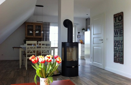 Dranske Apartment | Haus Strandläufer Comfortable apartment on the first floor near the beach