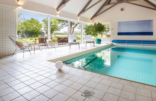 Fehmarn House | Haus Unter Reet mit Eigenem Schwimmbad