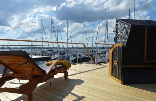 Rendbjerg House | Hausboot Hecht mit Dachterrasse in Marina Minde, Dänemark