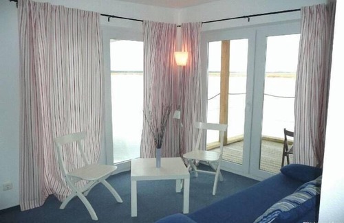 Ostvorpommern House | Hausboot in Kroeslin am Bodden