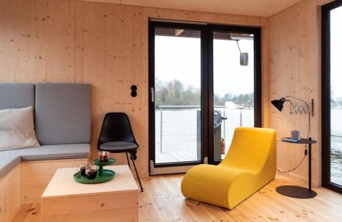 Neuland Boat Rental | Hausboot OFF im Diamantgraben an der Elbe