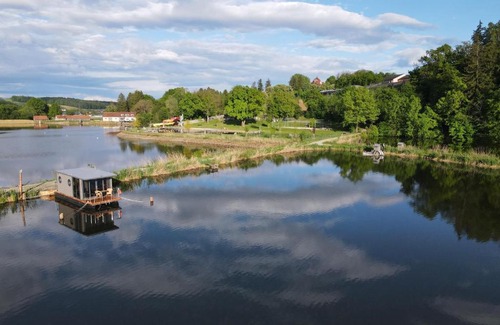 Kirchberg an der Raab Boat Rental | Hausboot Schwanennest