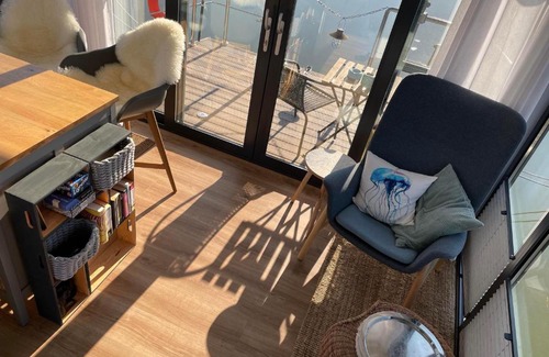 Kirchberg an der Raab Boat Rental | Hausboot Schwanennest