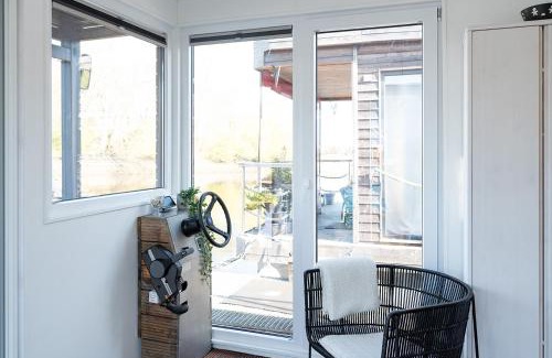 Neuland Boat Rental | Hausboot WILMA