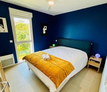 Vias Apartment | Haut Standing ACCÈS DIRECT MER 3min à pieds,Parking privée, Wifi, Netflix