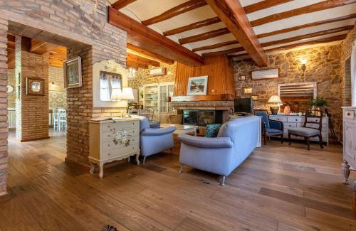 El Perello House | Hauzify I Palauet del Remei