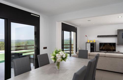 Fogars de la Selva Villa | Hauzify I Villa Velaz