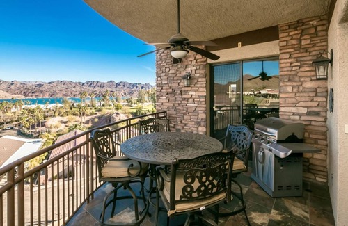 Parker Strip Condo | HAVASU SPRINGS 3010 - 3 BEDROOM 2 BATH - POOL/SPA PRIVATE BOAT SLIP - LAKE VIEW