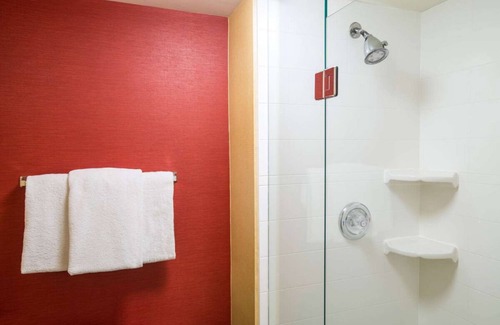 West Dundee Resort | Have a Tour! Indoor Pool, FREE Parking, Close to Raceway Woods Forest Preserve!