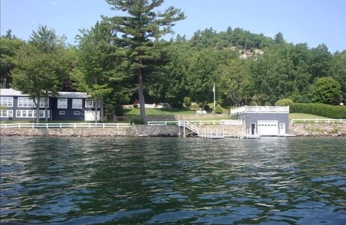 Alton Bay House | Have an Unforgettable Lake Experience!